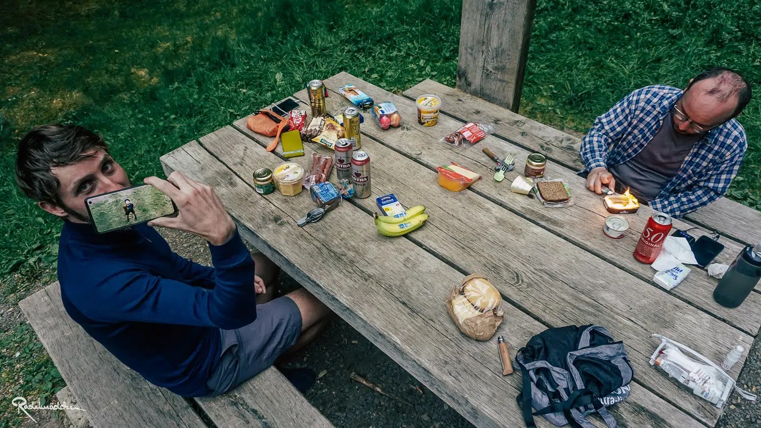 Tisch mit Abendessen