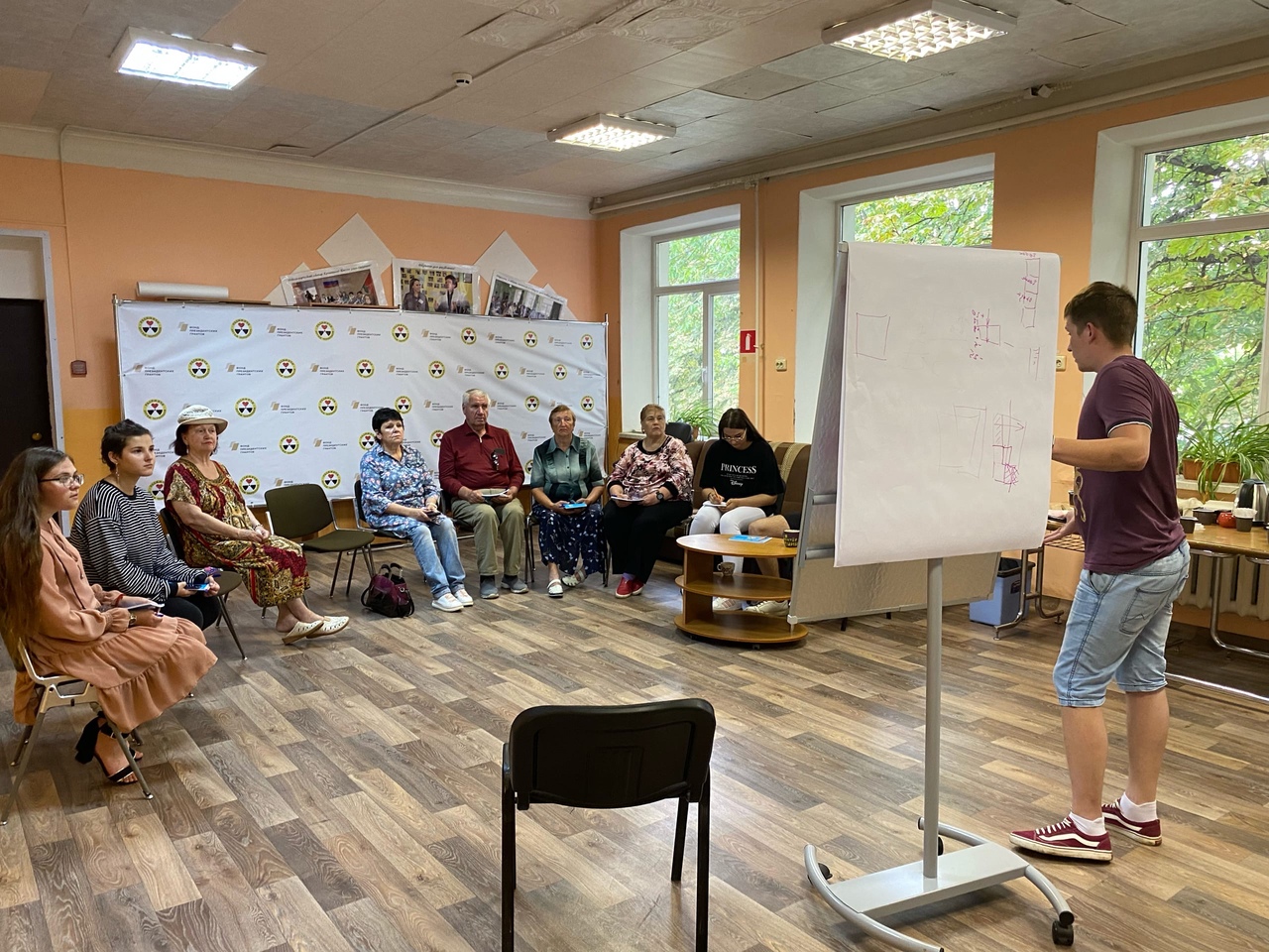 Для пожилых людей в общественной организации «Радимичи» провели лекцию