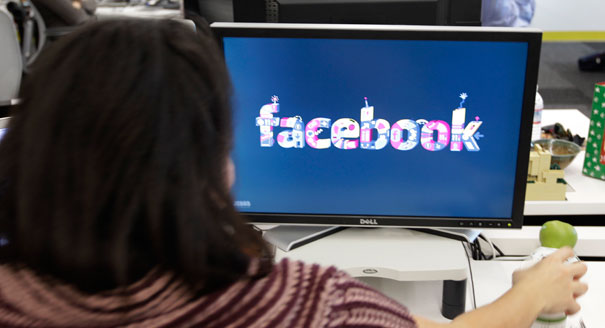 FOX on Tech StudentTeacher Social Media Interactions [VIDEO] News