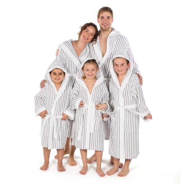 DIFFERENCE BETWEEN BATHROBE AND DRESSING GOWN Radio Numydia