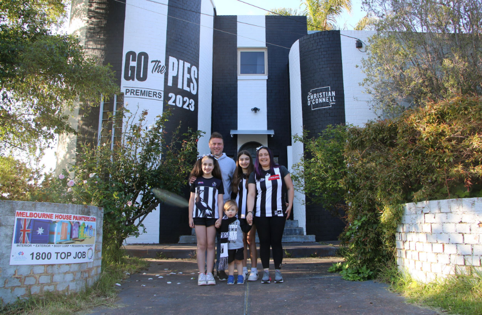 Footy fans show their true colours for The Christian O’Connell Show