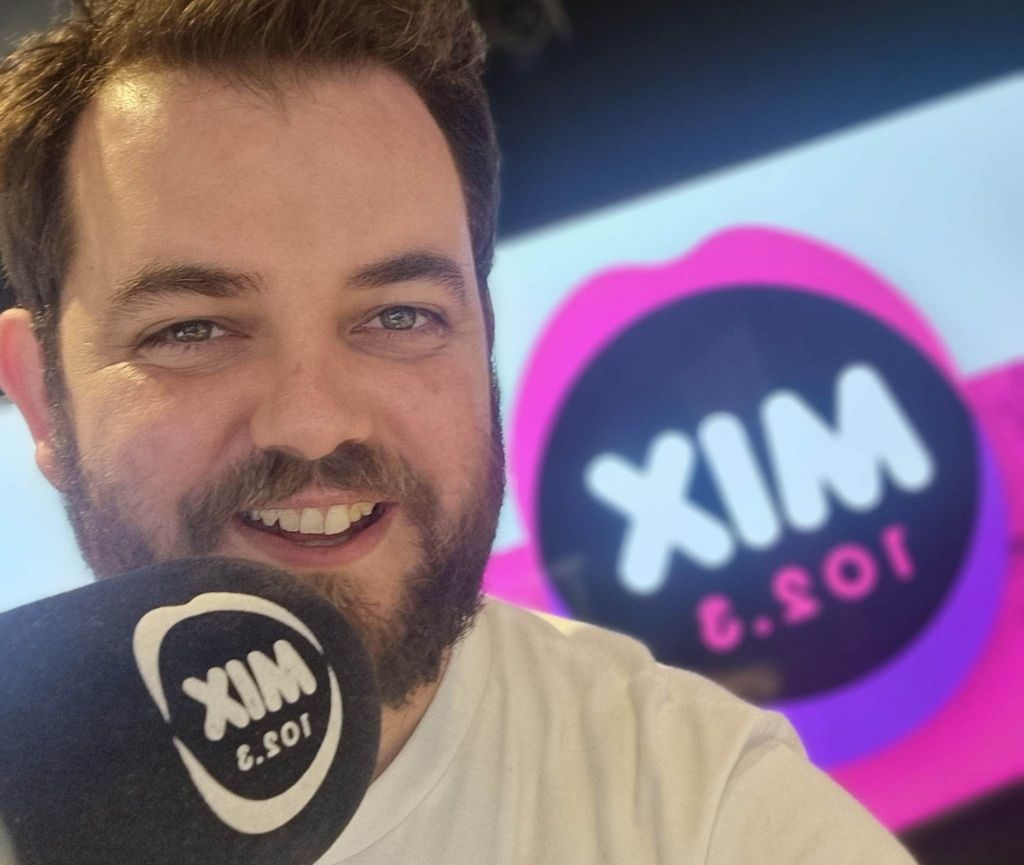 Mix 102.3 announcer Jason Bodger tricks Adelaide with April Fools' prank
