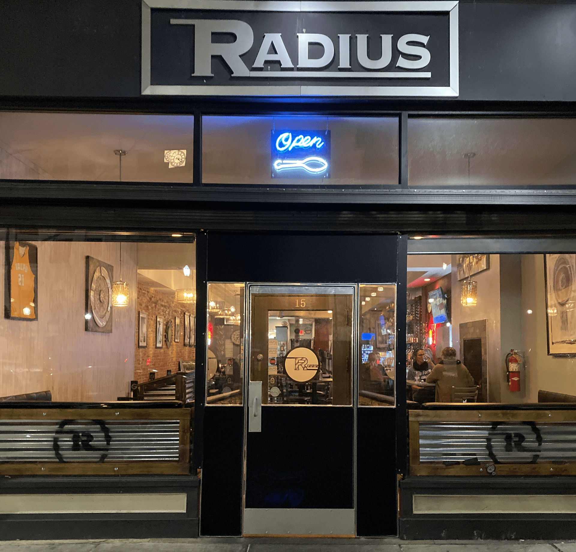 RadiusValpo wins 10 Best Restaurant Awards including Best Service