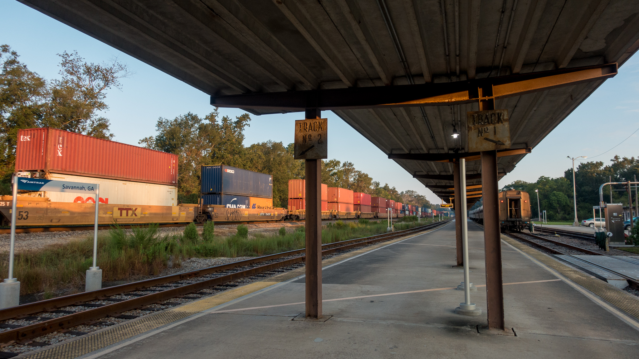 Savannah Amtrak Station tourist wannabe