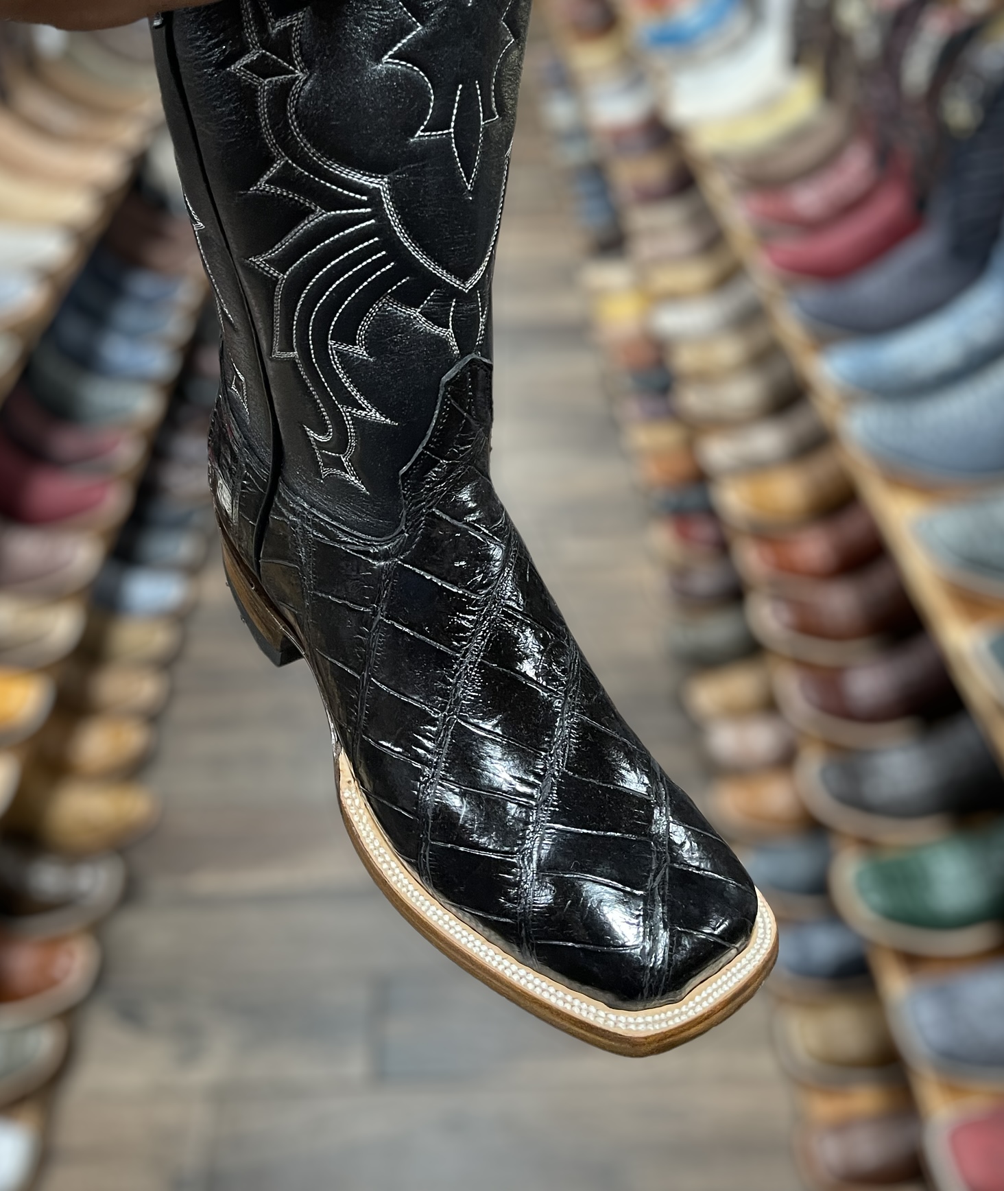 La Hacienda Boot Co. Holiday Raffle Raffle Creator