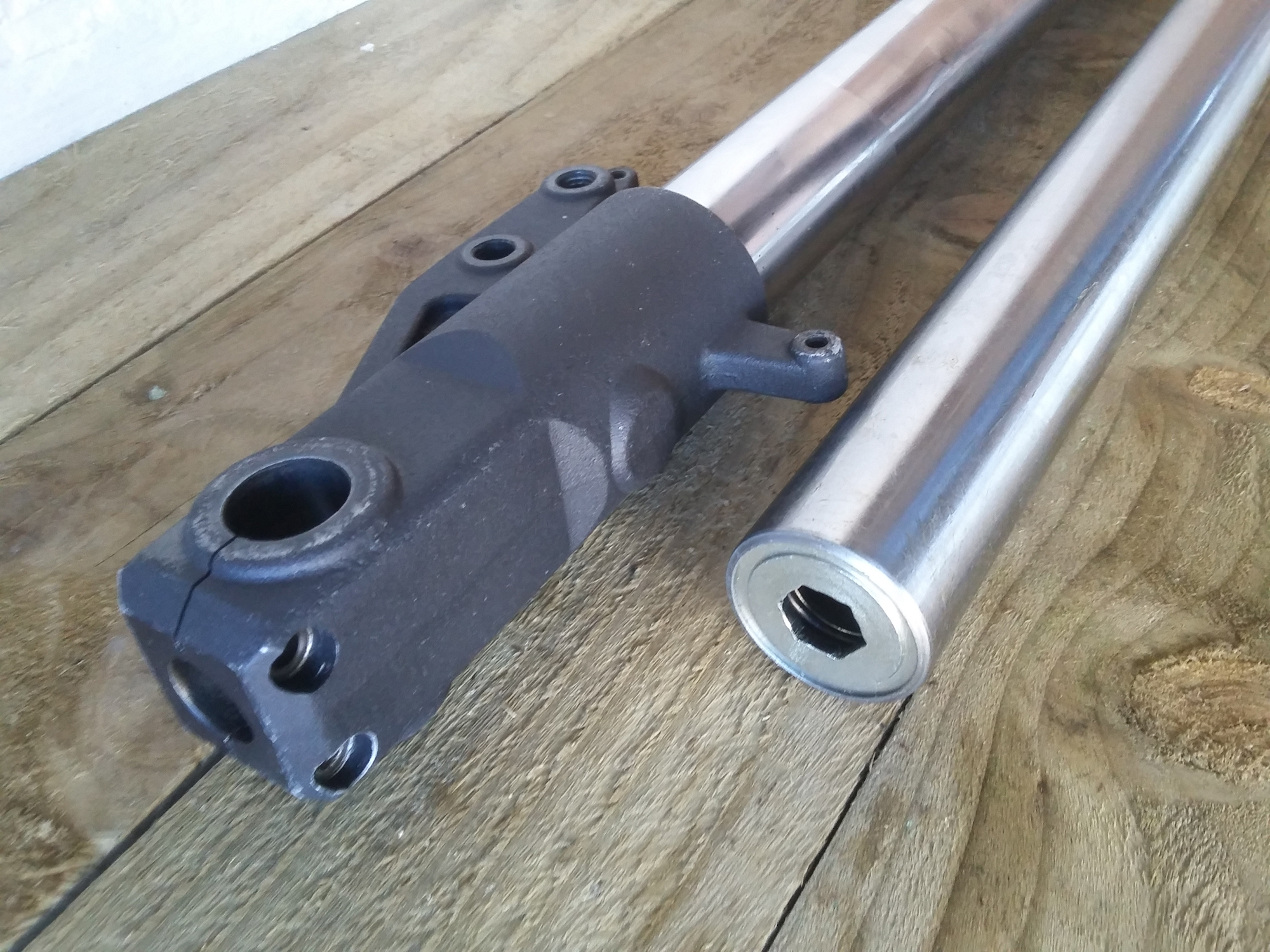 Motorcycle Forks Service / Seal Replacement Ragged Moto