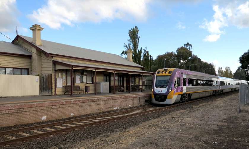 Bairnsdale and Sale to Melbourne line Train timetable VLine
