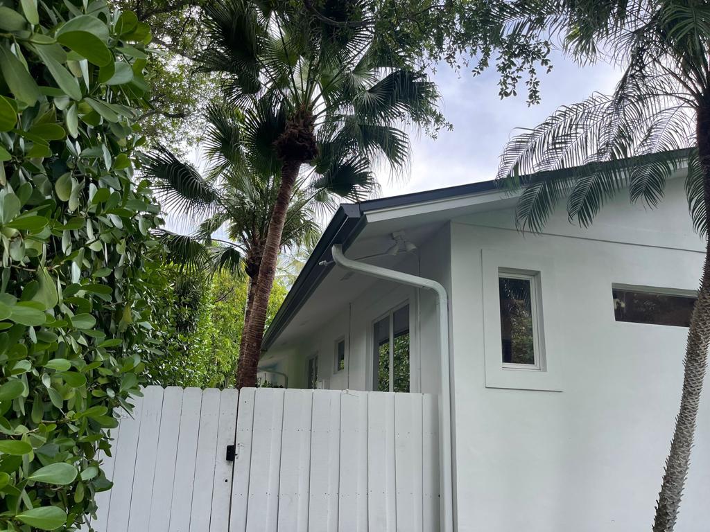Seamless Gutters Miami Discover Their Main Benefits