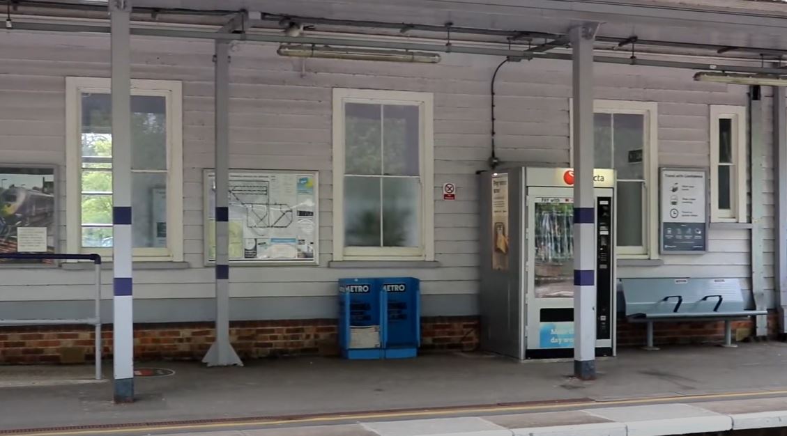 Along The Railway Line South East Mainline Hildenborough Railway