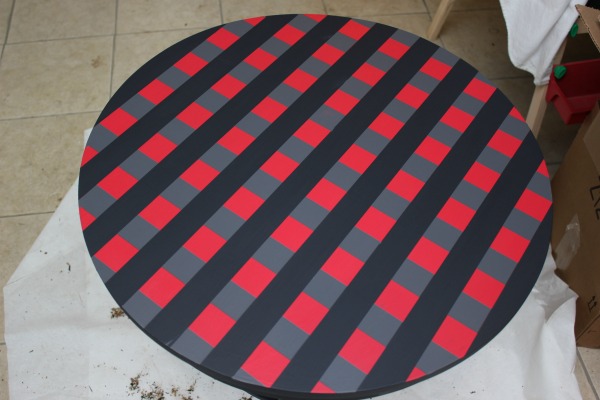 How To Paint a Plaid Pattern WITHOUT Measuring - you will not believe how easy it is! Furniture Makeover | Furniture Painting | DIY Projects | Plaid Pattern