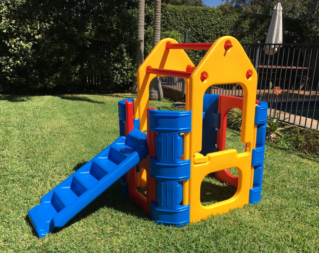 Kids Outdoor Play Gym ACTIVITY CLIMBER With One Step/Slide pick up Vic