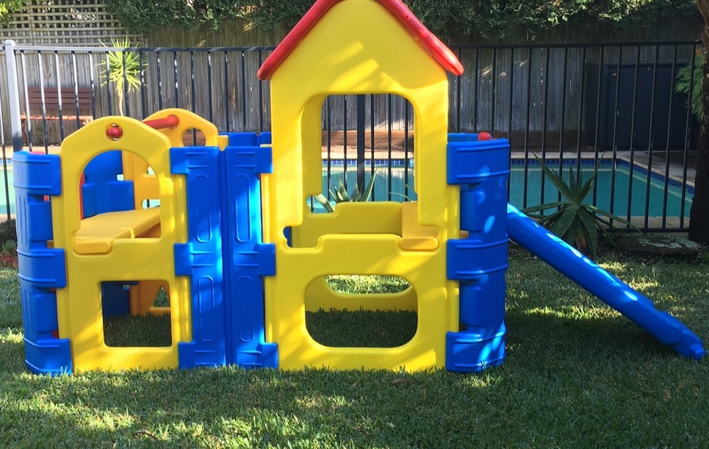 Kids Outdoor Play Gym PLAYHOUSE PLUS With One Step/Slide pick up or