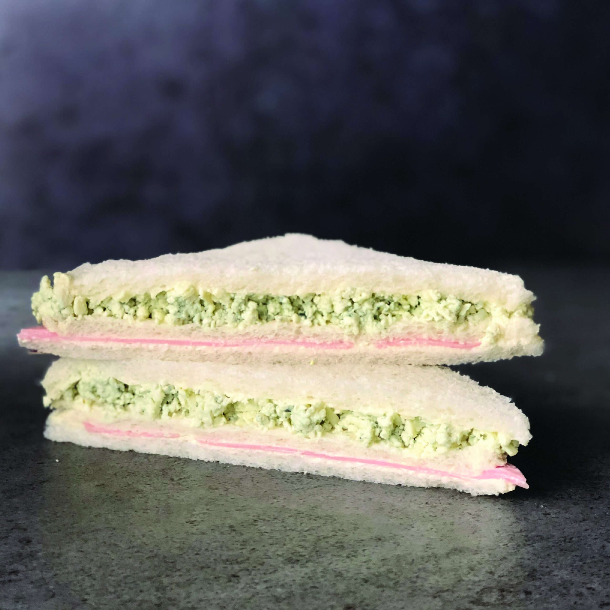 Sándwich de miga Triple Jamón y roquefort Ramallo Club Sándwiches de miga y servicio de lunch