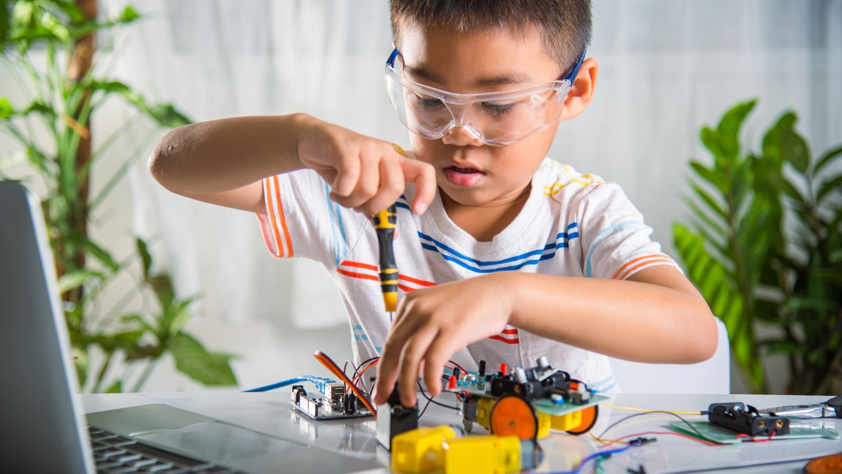 Tips to Fix Your Miniature Vehicles Toy Car Repair