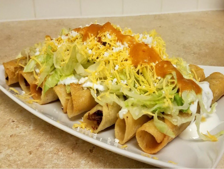 8 ROLLED TACOS El Taco Loco