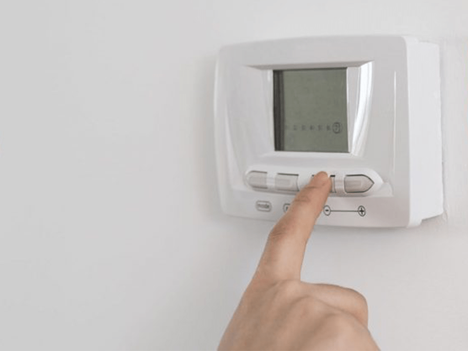 Pourquoi installer un thermostat d'ambiance Ramouna Energies