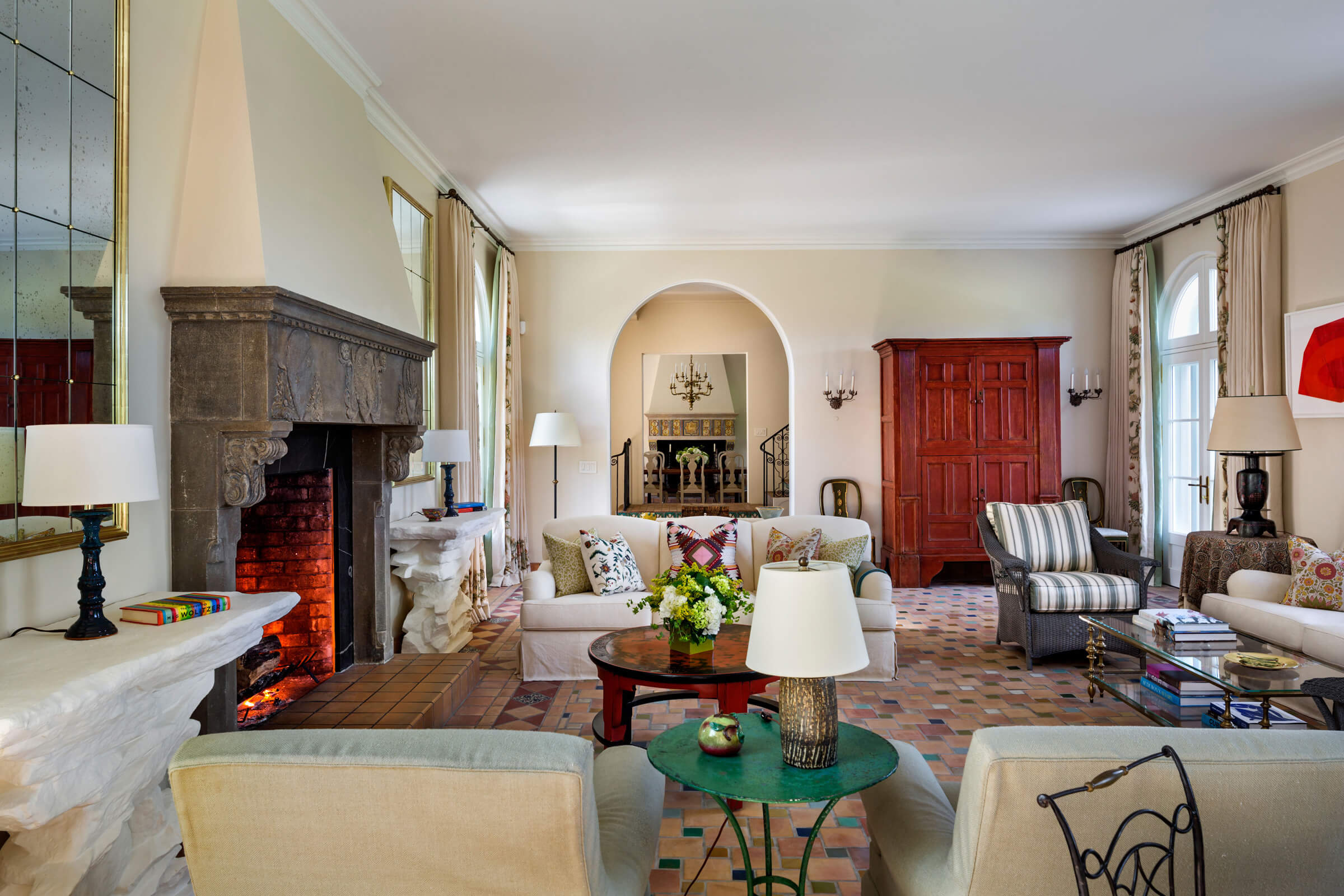 Residence in Mountain Lake Estates RAMSA Houses