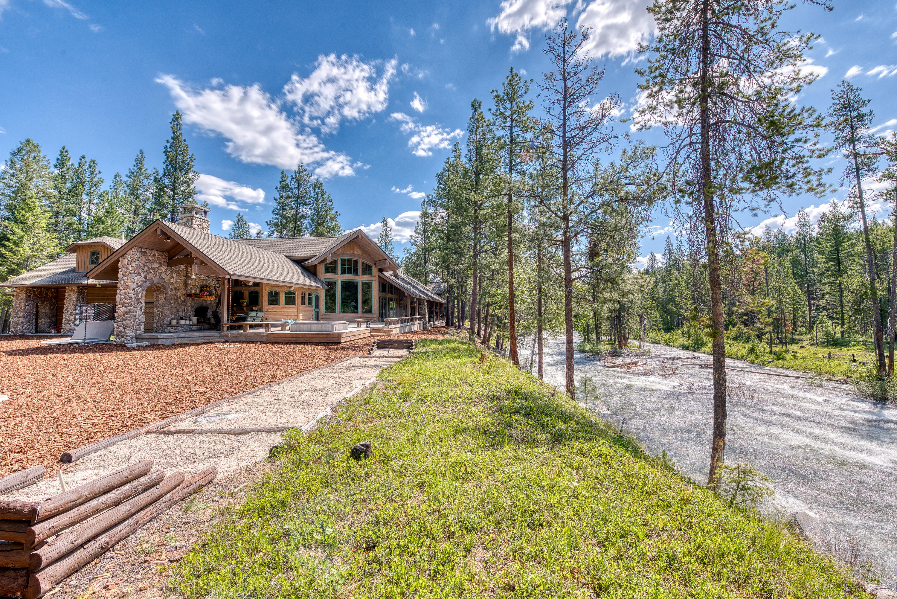 Montana Ranch Properties Reverie Lodge
