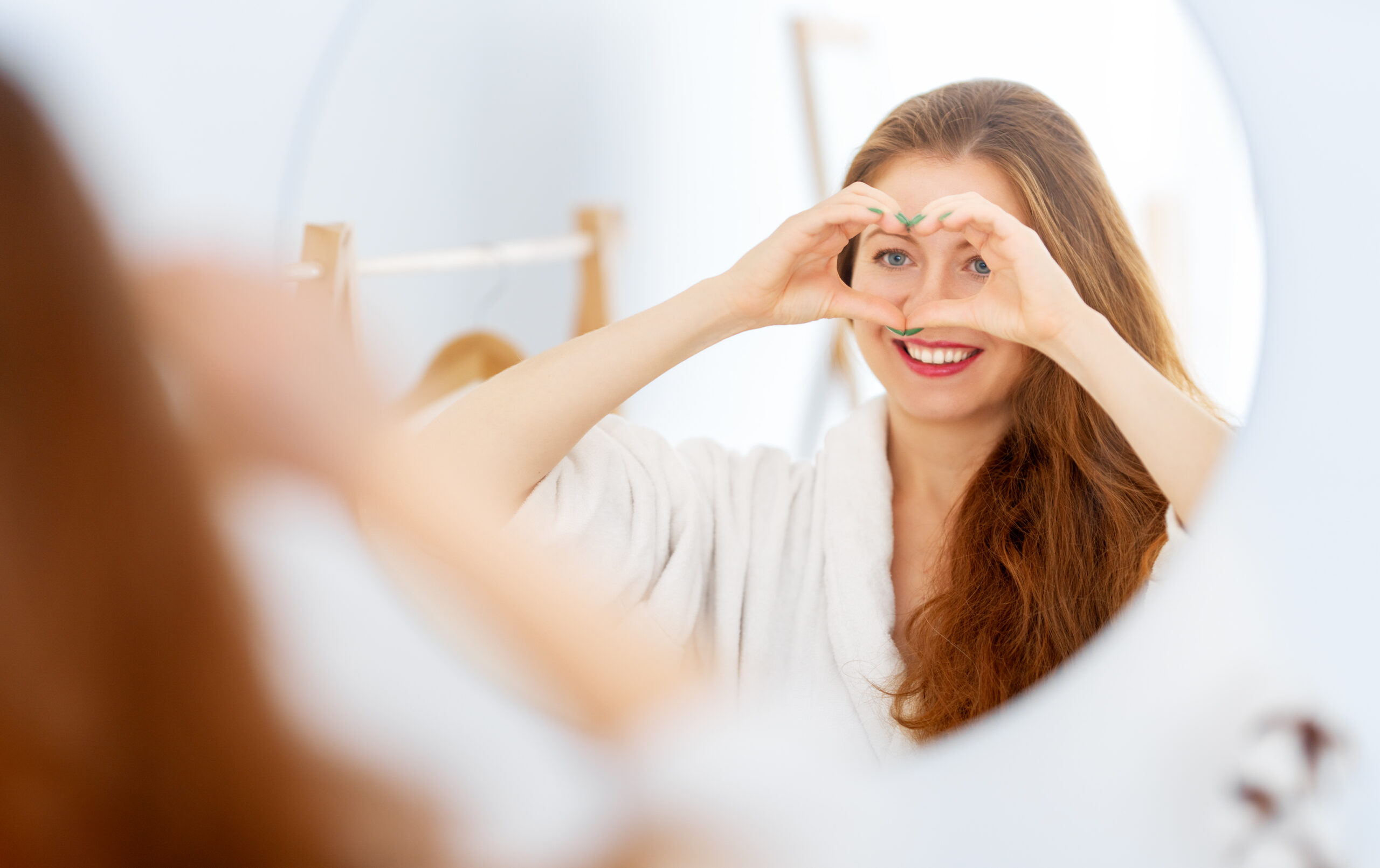 Using Mirrors to Create a Romantic Atmosphere R and C Glass