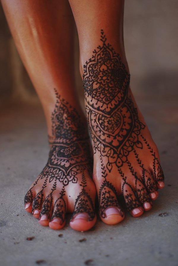 25 Elegant Mehndi Designs for Feet That Will Make You Stand Out