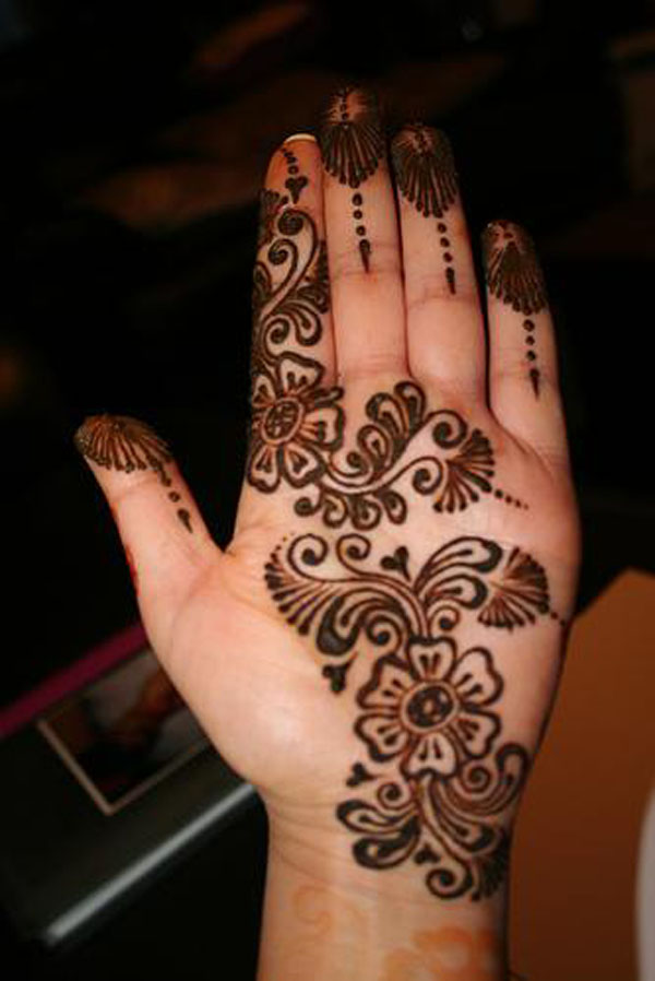 17 Simple Mehndi Designs for Kids To Definitely Try! Random Talks