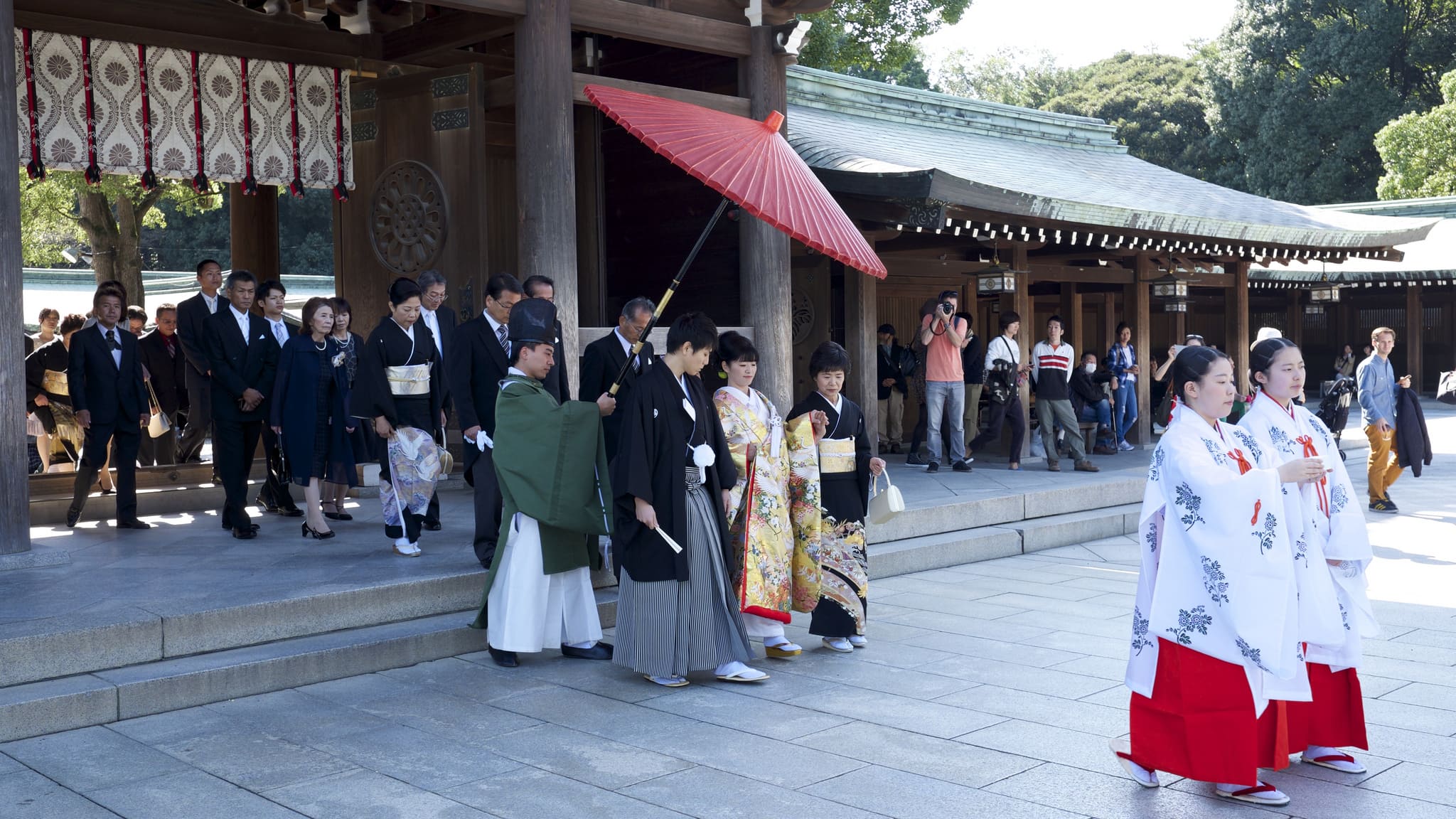 Shinto Wedding at Meiji Jingu Shrine (明治神宮) Randomwire