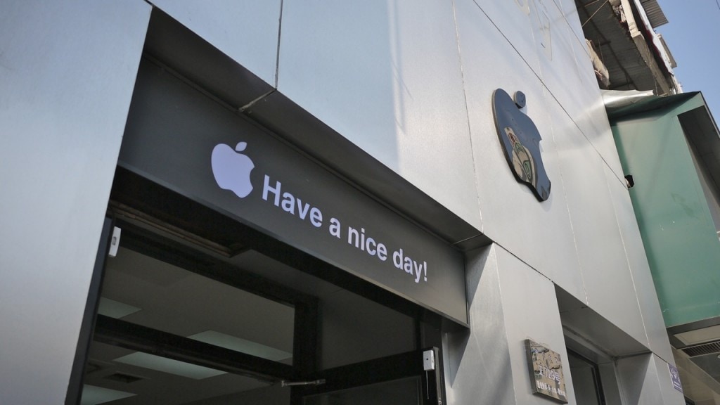 Many Fake Apple Stores in Wuhan, China Randomwire
