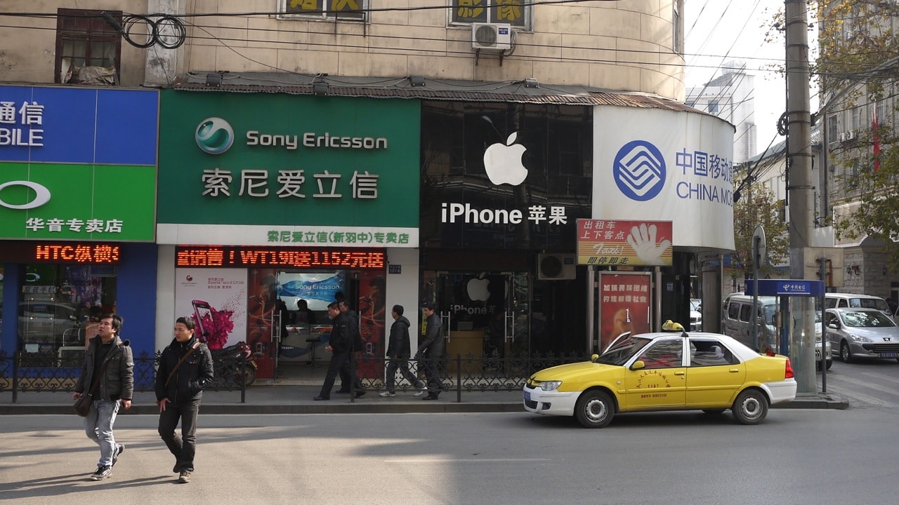 Many Fake Apple Stores in Wuhan, China Randomwire