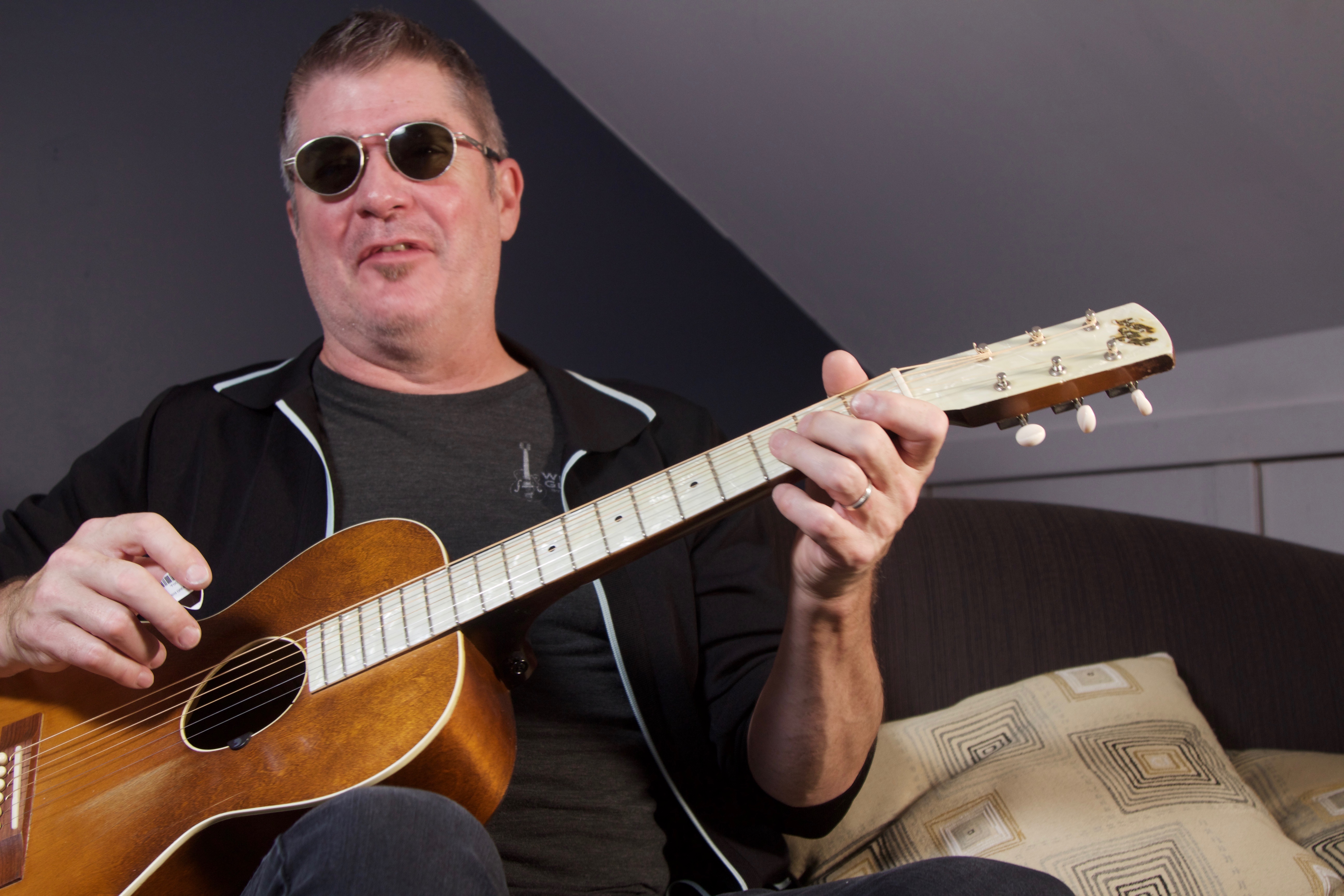 Slide Guitarist, SingerSongwriter