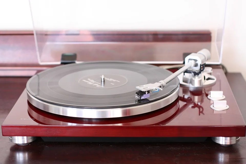 6 Best Tube Amps for Vinyl Turntables (Rated & Reviewed)