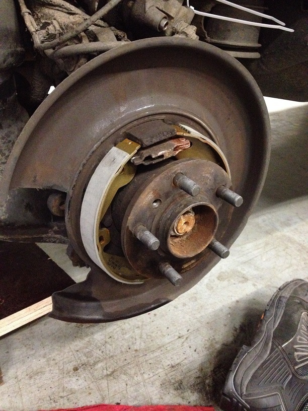 L322 20022005 Handbrake Shoe replacement and adjustment LandyZone