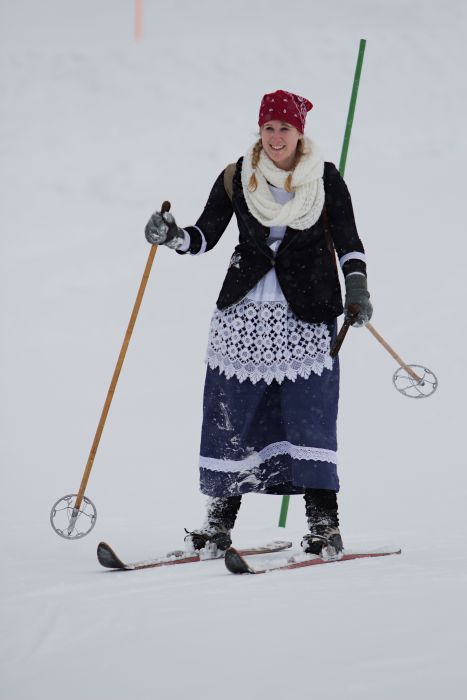 Bilder vom Hickory-Wedeln (Nostalgieskitag) an der Engstligenalp