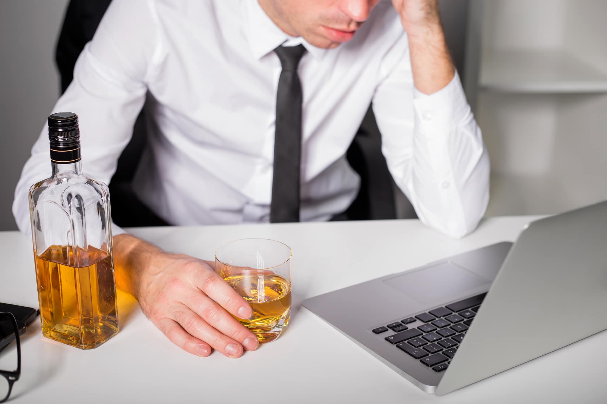 7 Signs Your Employees Are Drunk At Work