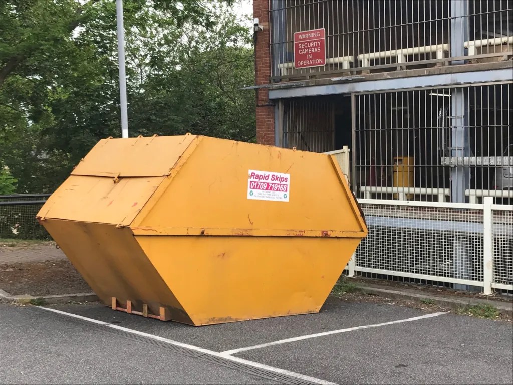 Enclosed/Lockable Skips Rapid Skips