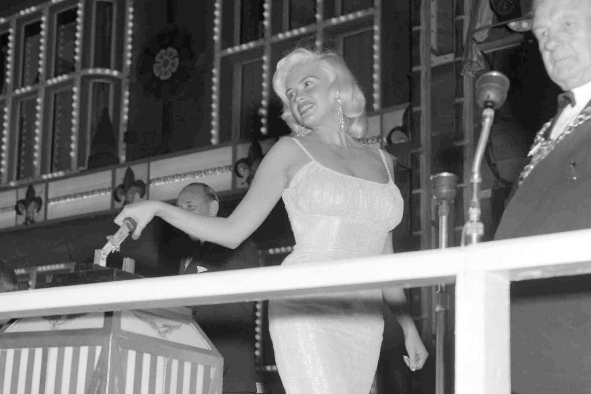 Jayne Mansfield’s Tragic Death Changed the Design of TractorTrailers