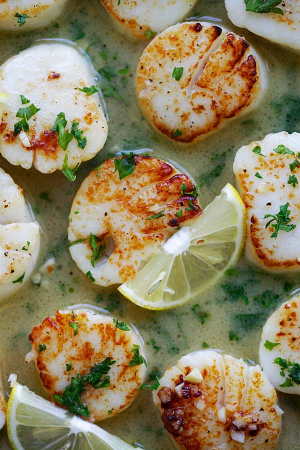 Garlic Butter Scallops with Lemon Sauce Easy Delicious Recipes