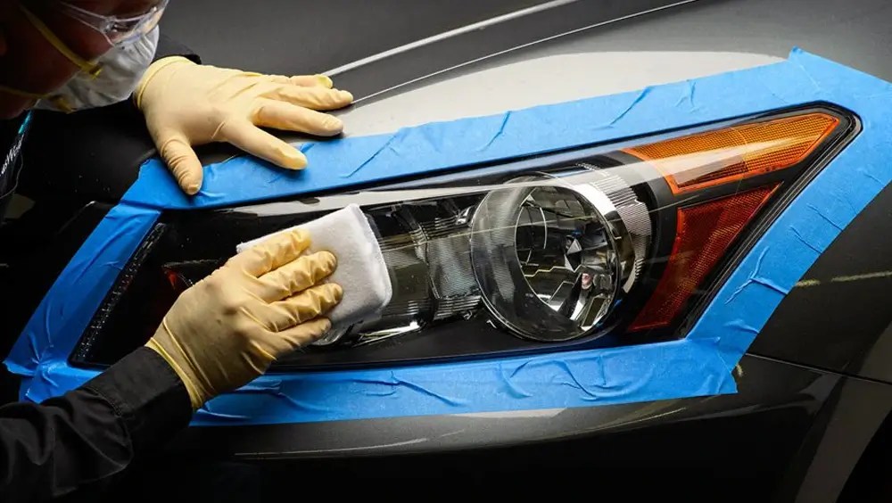 Car HeadLight Polish in Dubai Headlight Polish Services