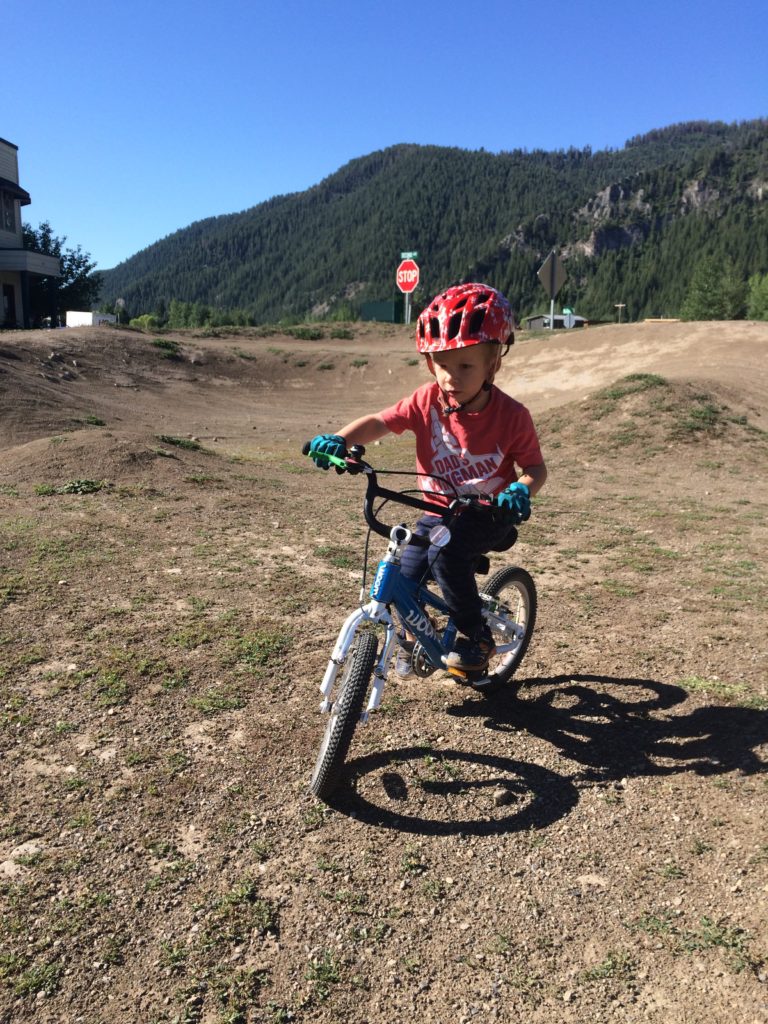 Woom 2 Review The BEST Bike for Your 3 Year Old! Rascal Rides