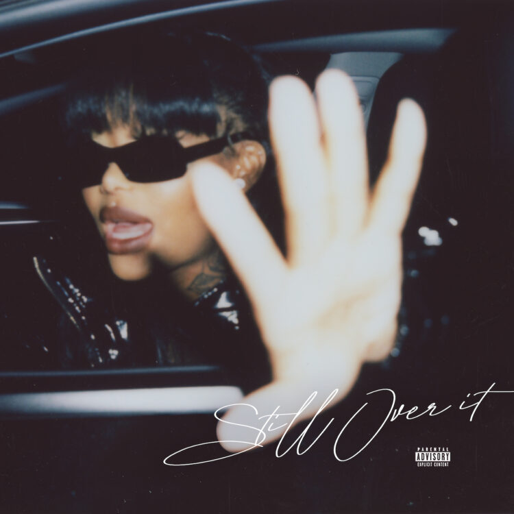 Summer Walker's 'Still Over It' Debuts at No. 1 on Billboard 200(027)