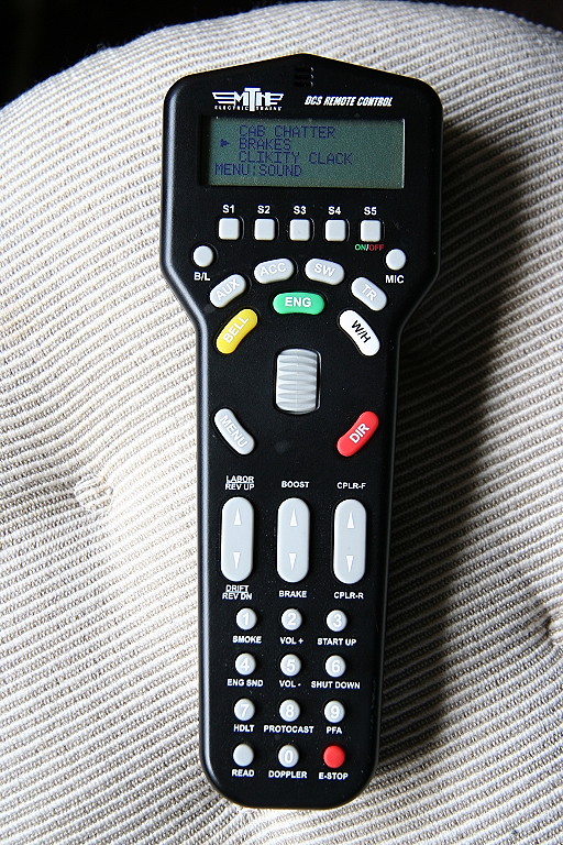 Train hobby stores illinois, ho model passenger trains, mth dcs remote