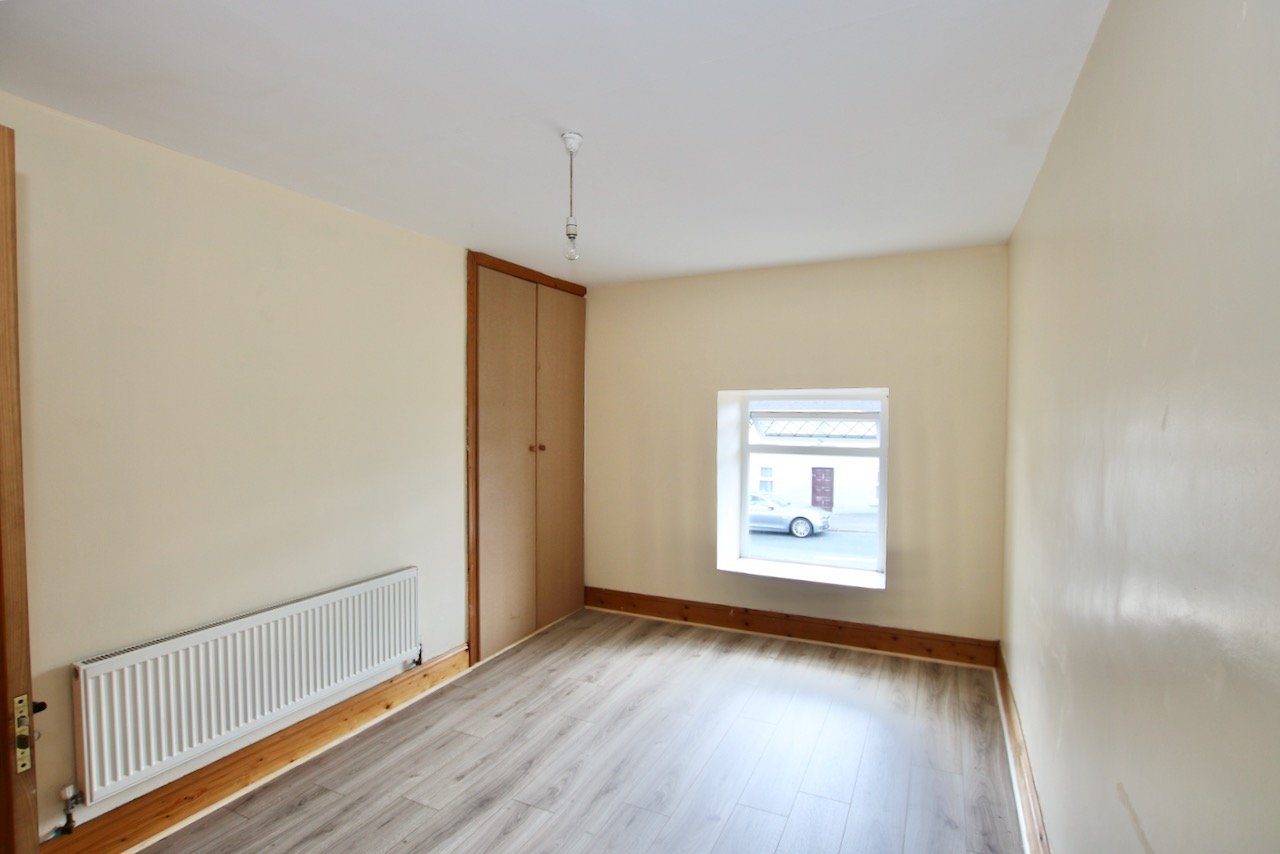 Keenagh Village Raymondwhite.ie