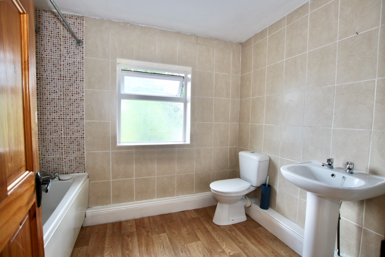 Keenagh Village Raymondwhite.ie