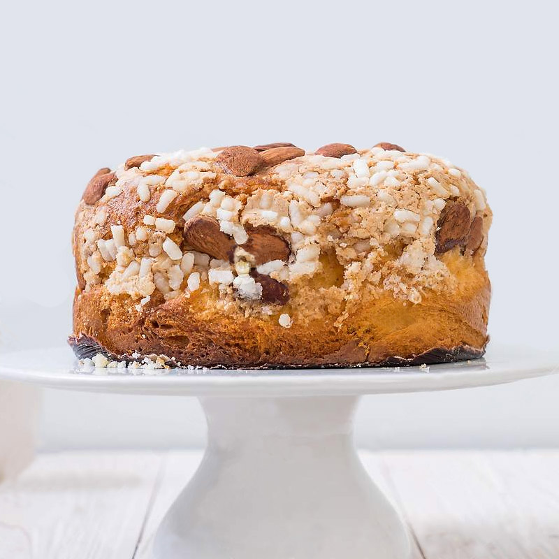 Almond and Raisin Rayzincakes