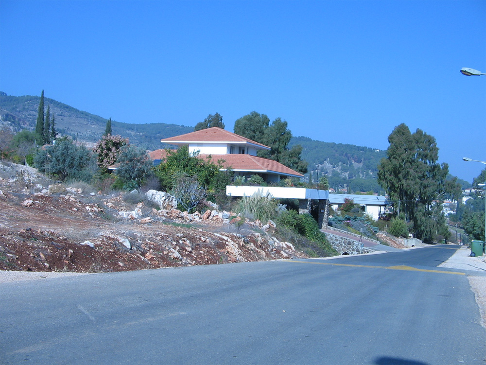 Raz Architects HOUSES IN ROSHPINA Raz Architects