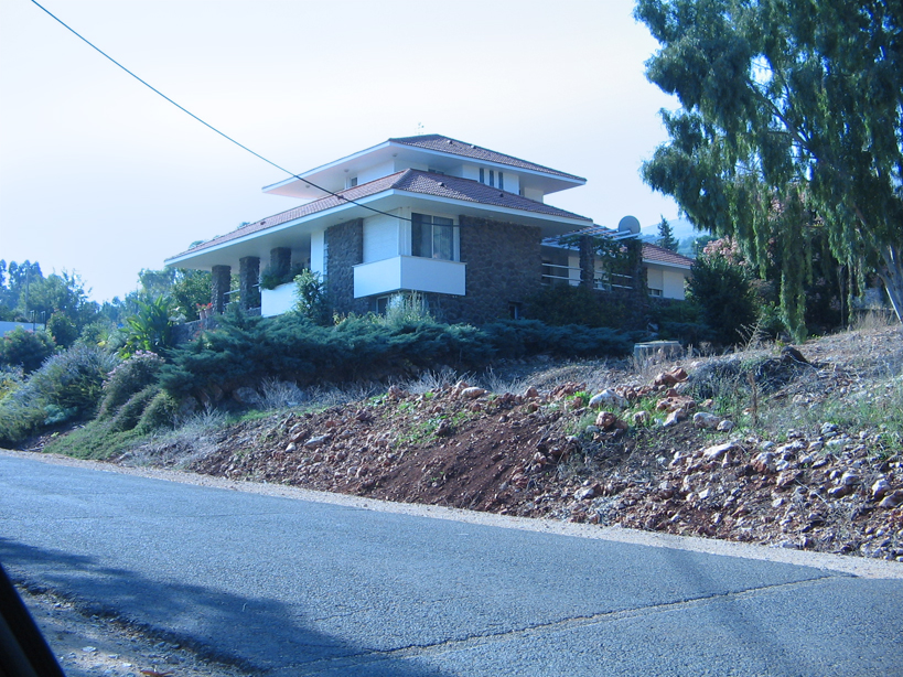 Raz Architects HOUSES IN ROSHPINA Raz Architects