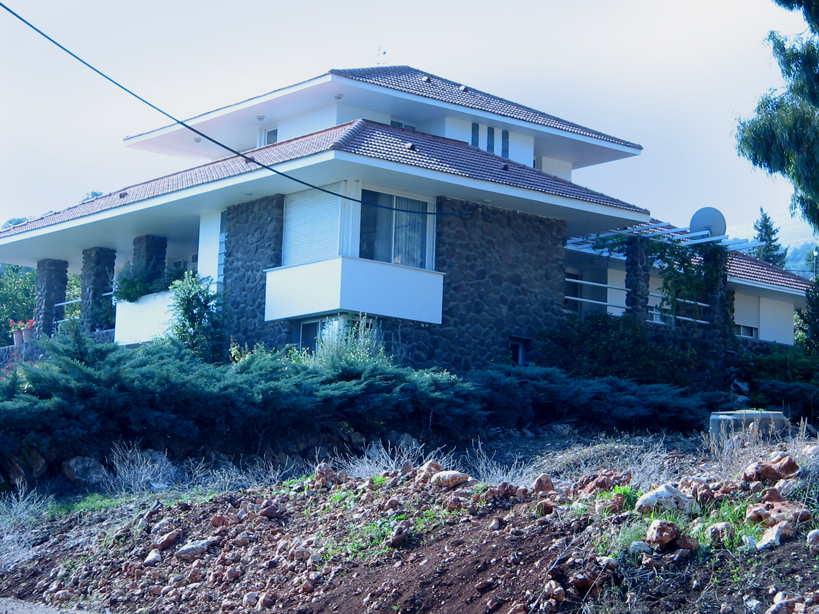 Raz Architects HOUSES IN ROSHPINA Raz Architects