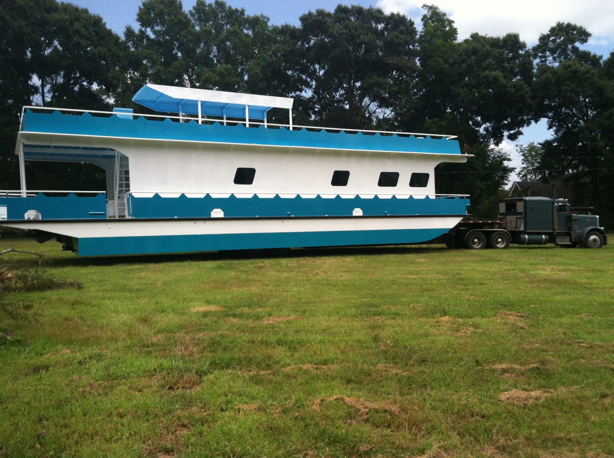 Premium Houseboats Razorhead Aluminum Boats & Fabrication