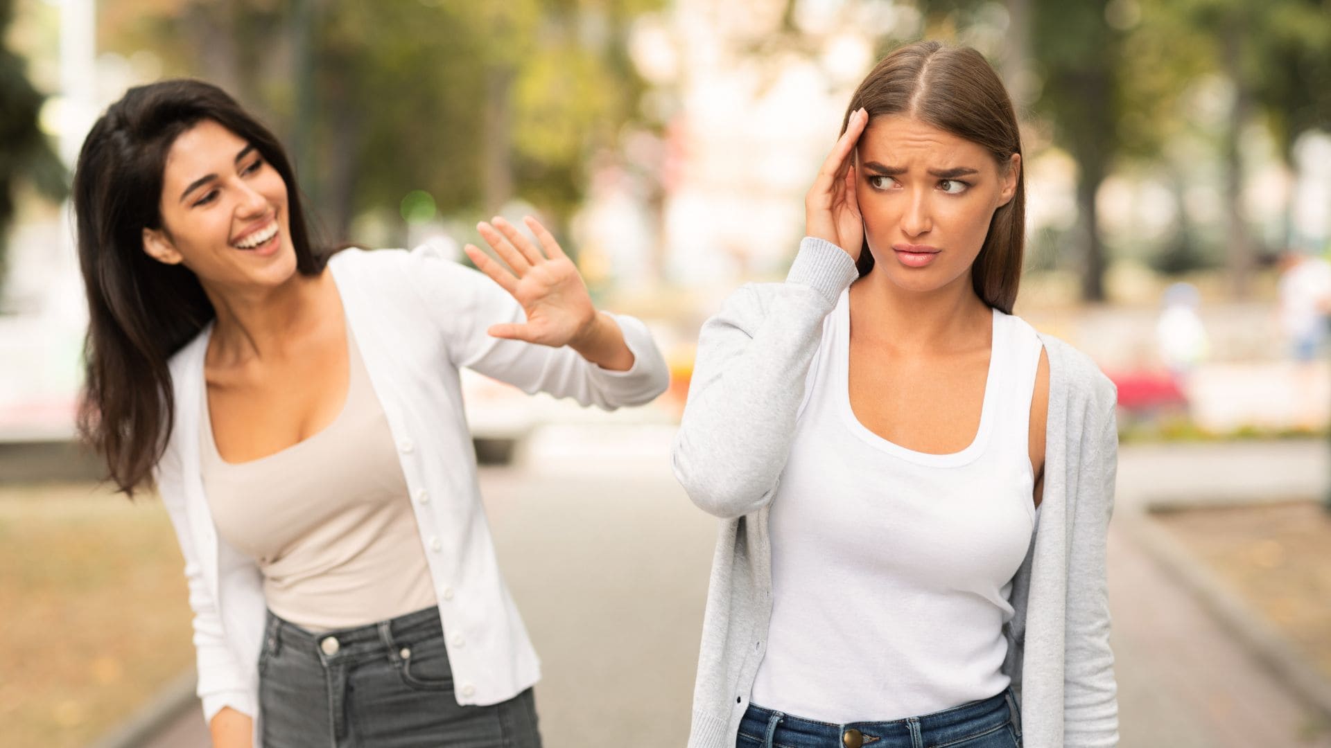 17 Annoying Behaviors That Make People Avoid You RB Italia Blog