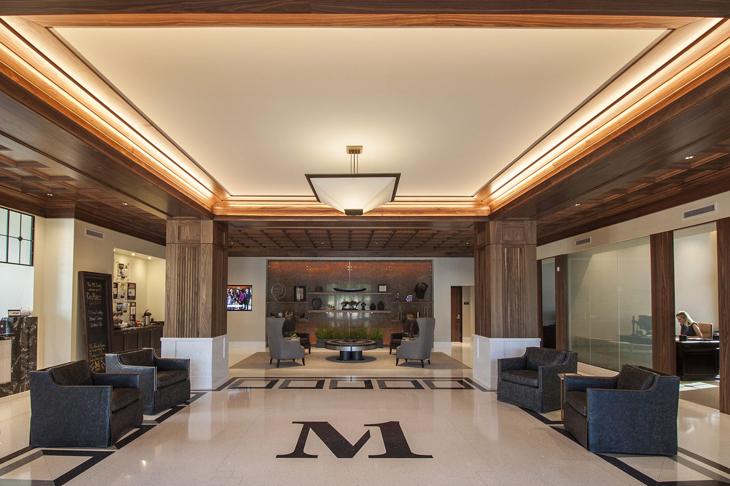 M1 Bank, Des Peres, MO Reed Burkett Lighting Design