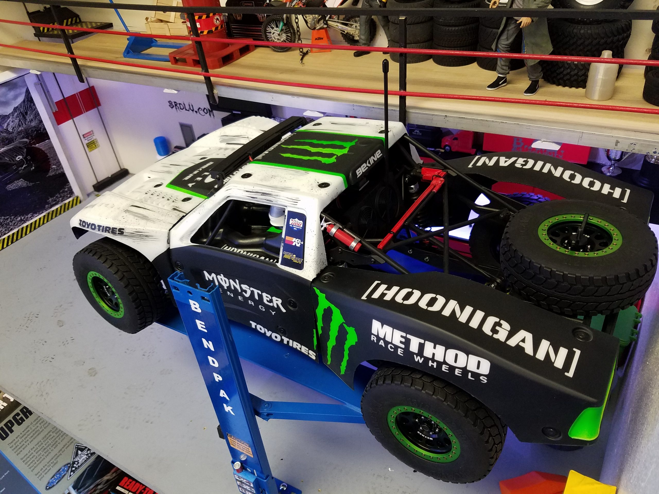 RC Bombshells take on a favorite scale Trophy Truck! RC Bombshells